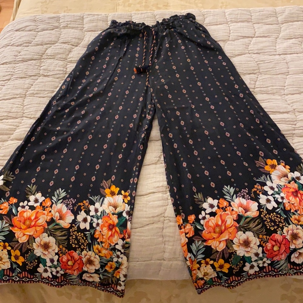 Printed wide leg pants